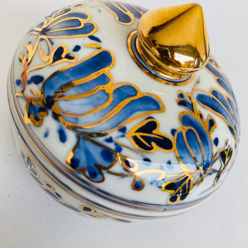 Vintage Porcelain Hand Painted jewerly box - Picture 4 of 7